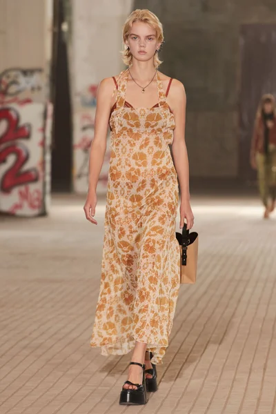 Look 9